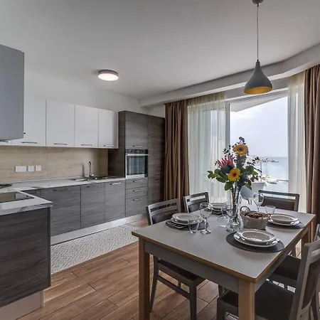 Lovely 1bed Seafront Spb - Flat 4 By Homely Lägenhet