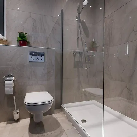 Lovely 1bed Seafront Spb - Flat 4 By Homely 아파트 세인트폴스베이