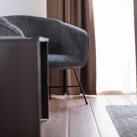 Lovely 1bed Seafront Spb - Flat 4 By Homely *