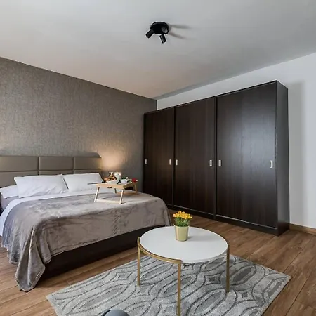 Lovely 1bed Seafront Spb - Flat 4 By Homely